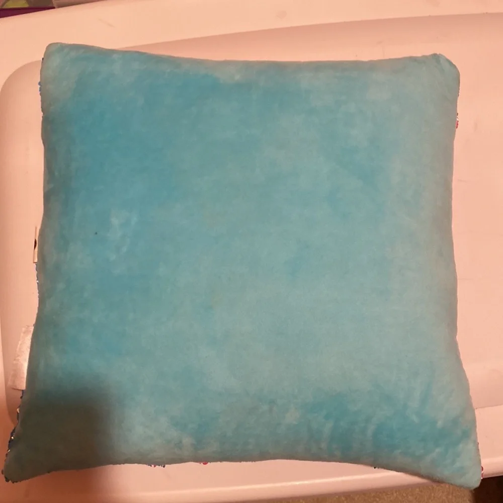 Pillow - Picture 4 of 4